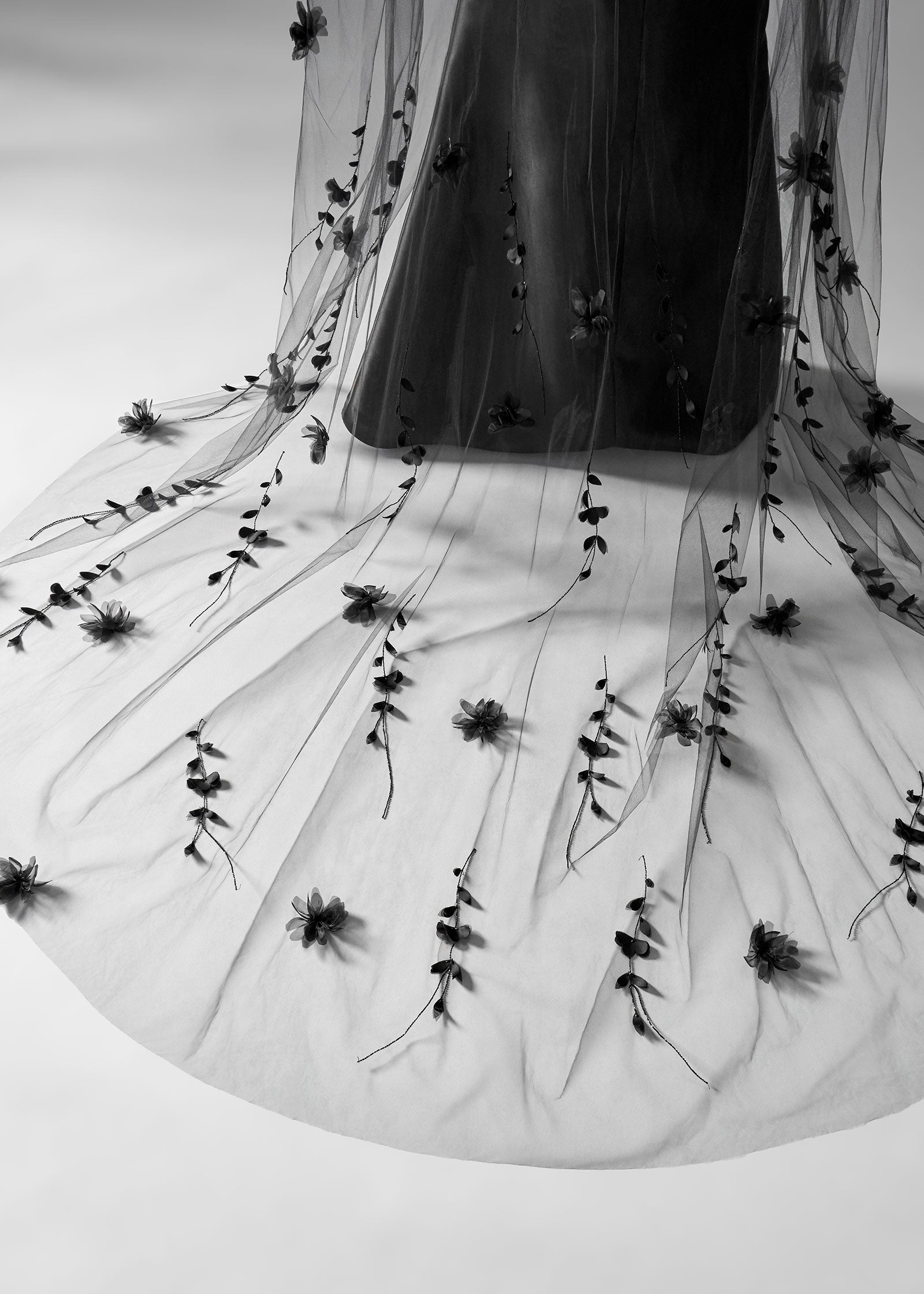 Black Wedding Veil with Flowers and Beaded - Details