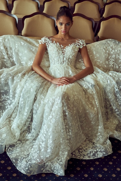 Lotus-Romantic wedding dress with high neckline - Victoria & Vincent